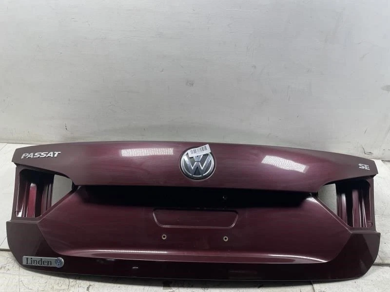 Volkswagen Passat SE 2012 2015 tapa del maletero trasero portón trasero carcasa roja OEM+ Foto 4 de 4