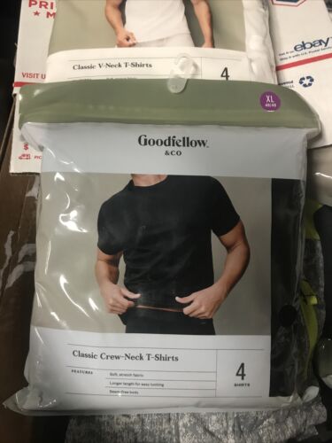 nuevas CAMISETAS HOMBRE cuello redondo / tanque / cuello en V tallas blancas o negras GOODFELLOW - Imagen 2 de 8