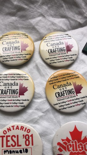 Lot of 21 Assorted Canada Pinbacks - Picture 3 of 10