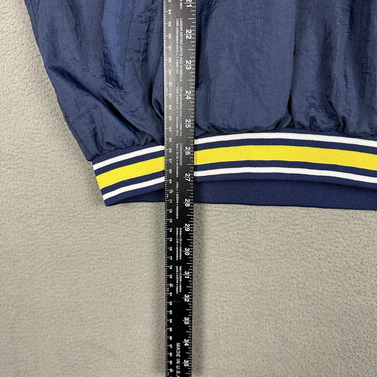 ミシガン・ウルヴァリンズ チームフラッグ 36\" x 47\" Amazon.com : WinCraft Michigan Team University Wolverines