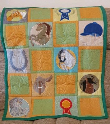 Handgefertigter Patchwork Quilt/Spielmatte/Überwurf mit Maschine appliziert Pferd Design