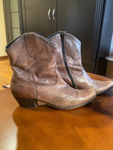 Paul Green Brown Distressed Leather Short Shaft Wingtip Bootie Sz 11M 42 - Picture 8 of 12