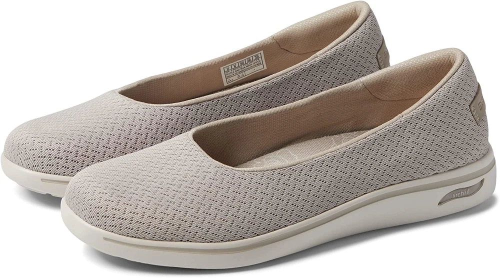 Flat shoes hotsell skechers