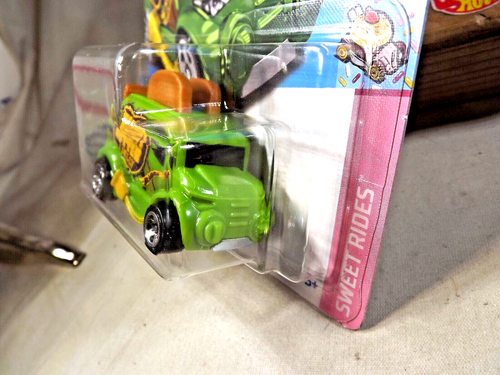 2023 Hot Wheels #59 Sweet Rides 4/5 ROLLER TOASTER Green w/Chrome 5 Spoke Wheels - Picture 4 of 5