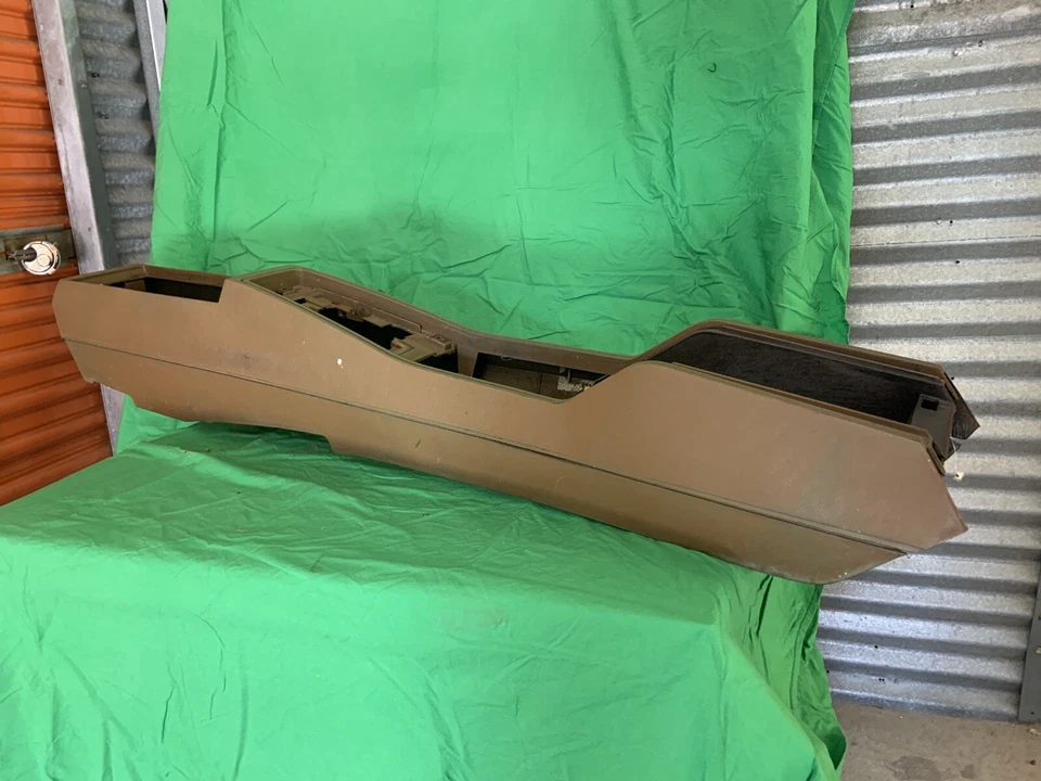 1973 -1977 OLDSMOBILE 442 CUTLASS SALON SUPREME FLOOR CONSOLE marrom central - Imagem 3 de 4
