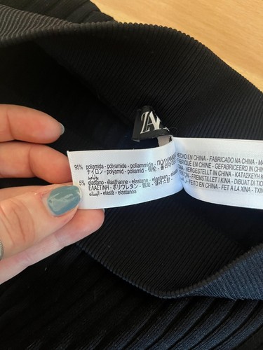 ZARA Damen Leggings klein nie getragen gerippt schwarz - Bild 3 von 3