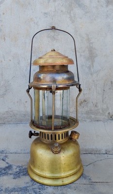 VINTAGE BRASS LANTERN PRIMUS NO. 1020 BRASS LANTERN MADE IN SWEDEN COLLECTIBLE.