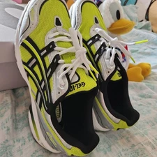 Men 10.5US Asics Sneakers Gel1090