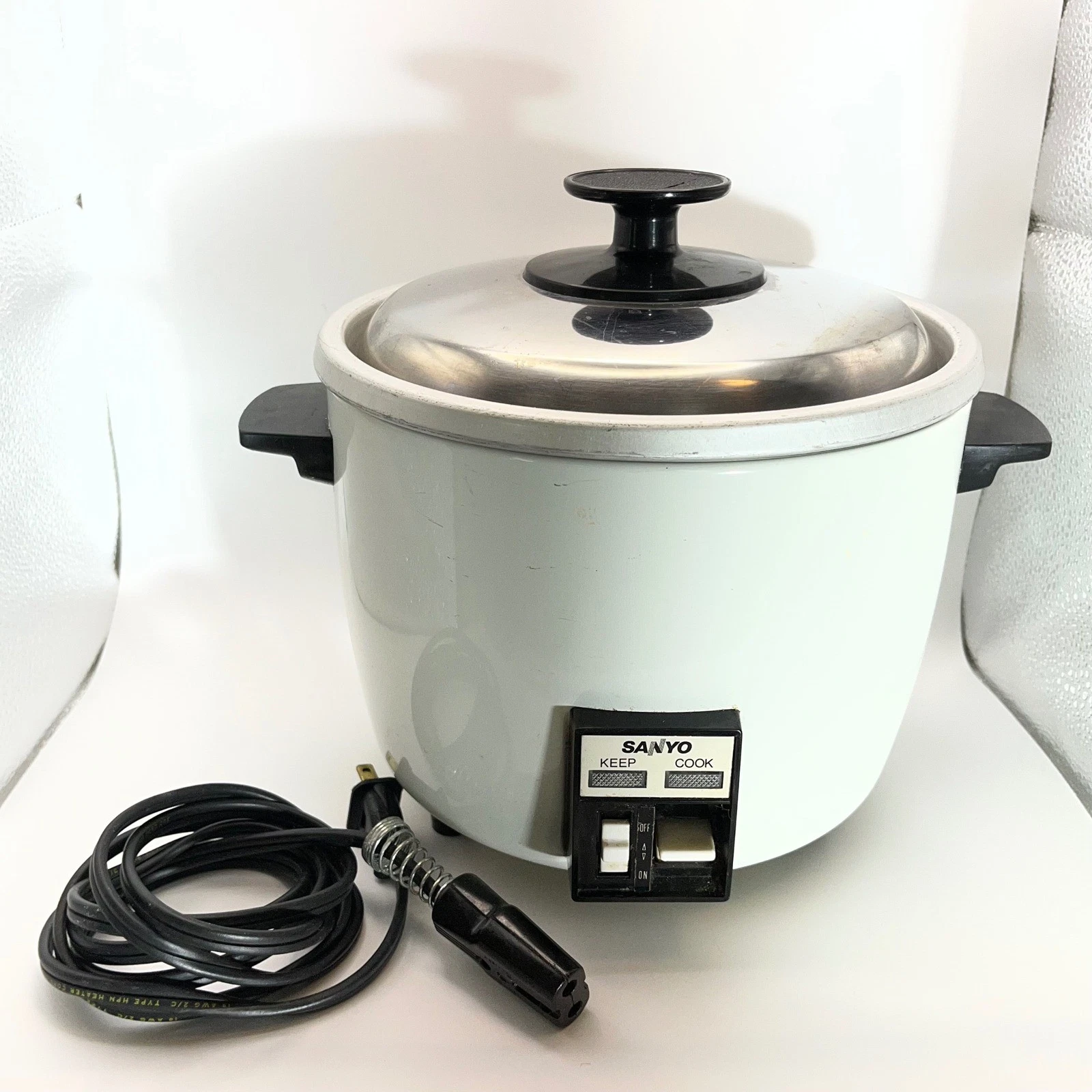 Sanyo EC-5 XB Vintage Rice Cooker 5 Cup White with Steamer Tray 450W
