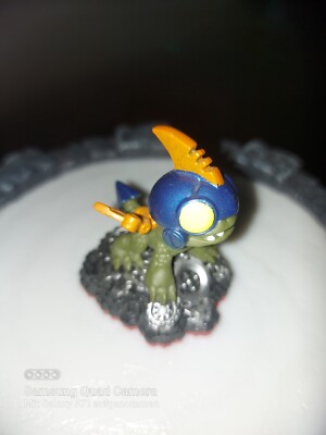 Skylanders Trap Team Drobot Tech Tiny Robot Baby Drache