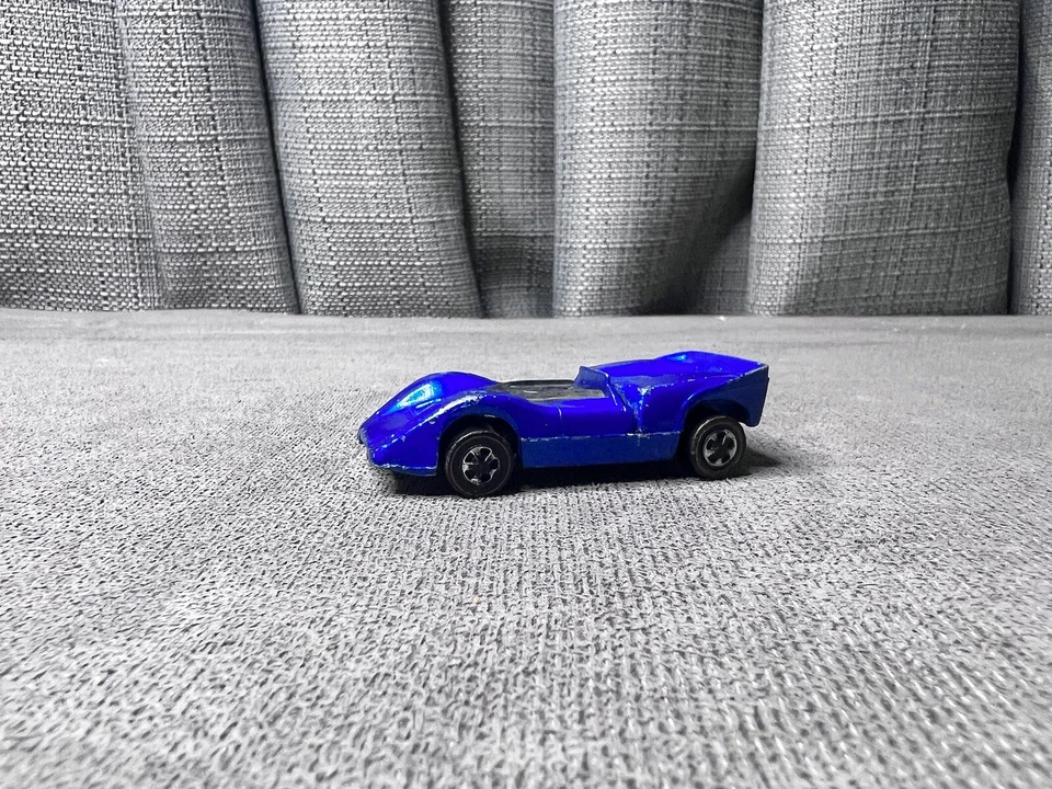 Coche de juguete vintage Hot Wheels Redline 1968 HK McLaren MGA azul tiene desgaste Foto 2 de 4