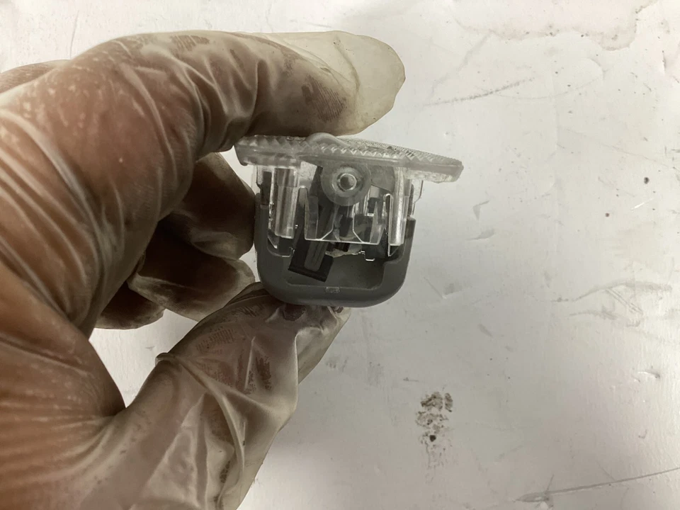 2011-2014 Toyota Sienna Rear Left Quarter Panel Courtesy Light 81081-45010 OEM - Image 2 of 4