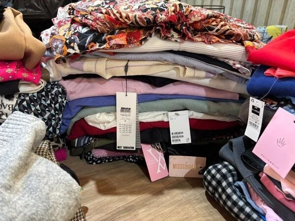 Lot De Hauts Femme Topshop, New Look, Boohoo, Missguided - Taille 8/10 - Neuf Sans Étiquettes (11-20 Pièces)