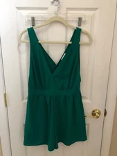 Leith Green Polyester Sleeveless Deep V-neck Shorts Romper Zipper, Size M