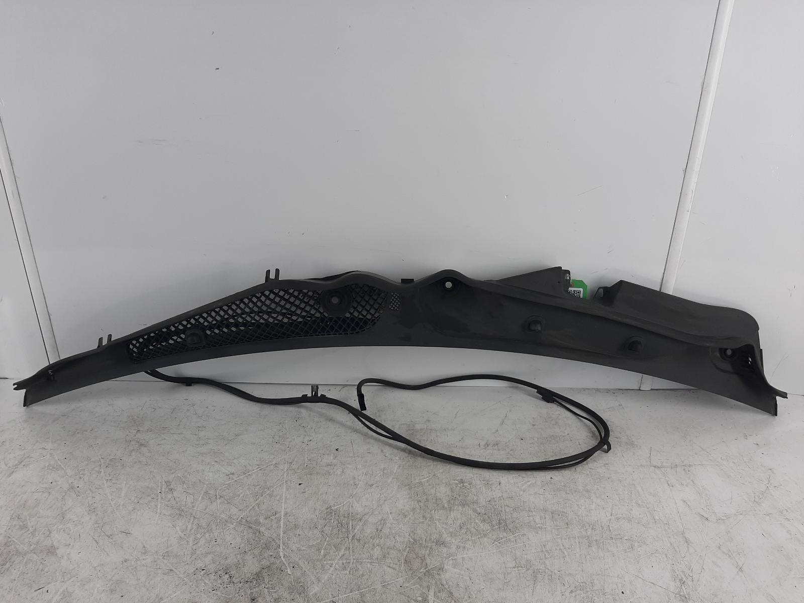 Mercedes-Benz CLS Scuttle Panel With Washer Nozzles A2128300113 