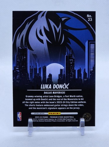 2023-24 Panini Premium Stock LUKA DONCIC City Edition Silver Prizm MAVERICKS #23 - Foto 2 di 2