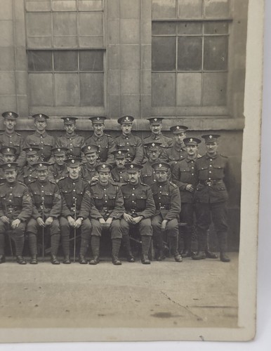 Military Postcard, Large Group Of Soldiers In Uniform. - Picture 7 of 14