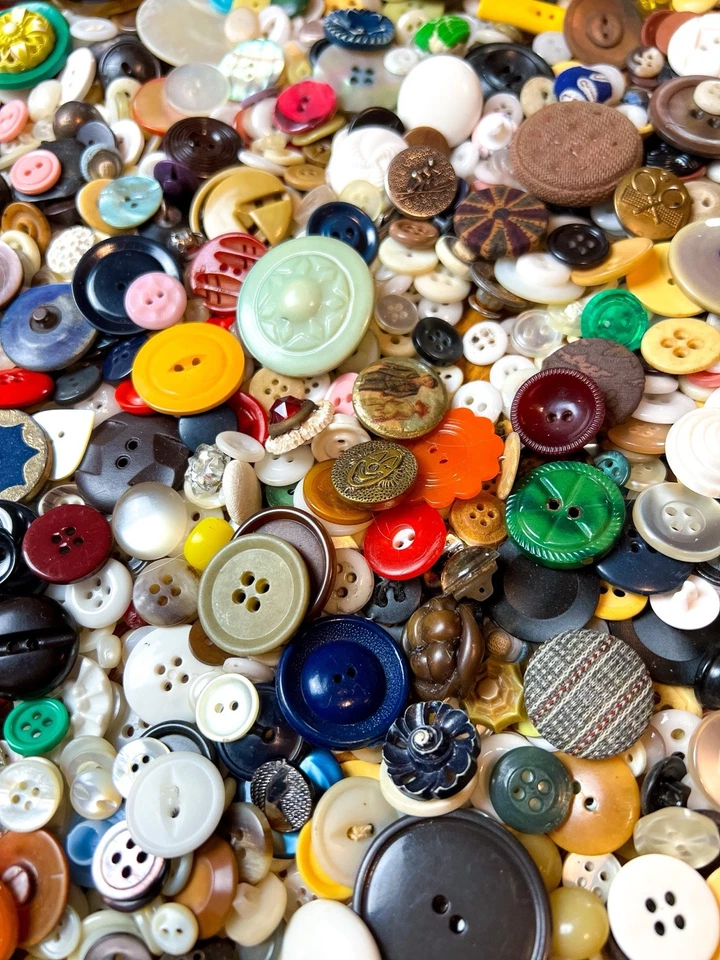 3LB+ Antique Vintage Button Lot Victorian Glass Celluloid MOP Colt Bakelite Vtg - Image 4 of 4