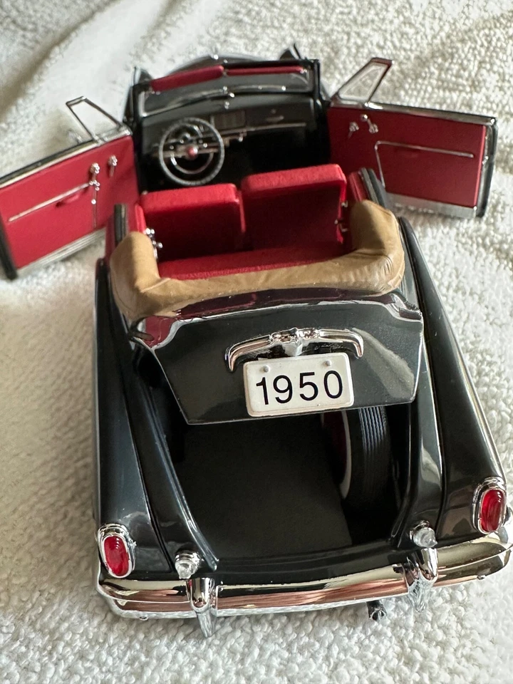 Danbury Mint 1950 Studebaker Champion Convertible 1/24 Scale - Image 4 of 4