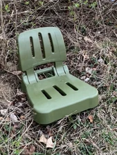 Hillside Hunter Outdoorsman Fishing and Hunting Seat