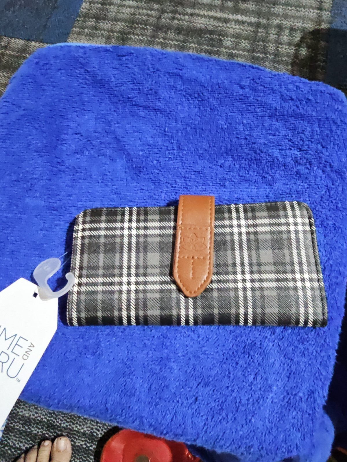 True Time Plaid Wallet – Brand New Stylish Design-image