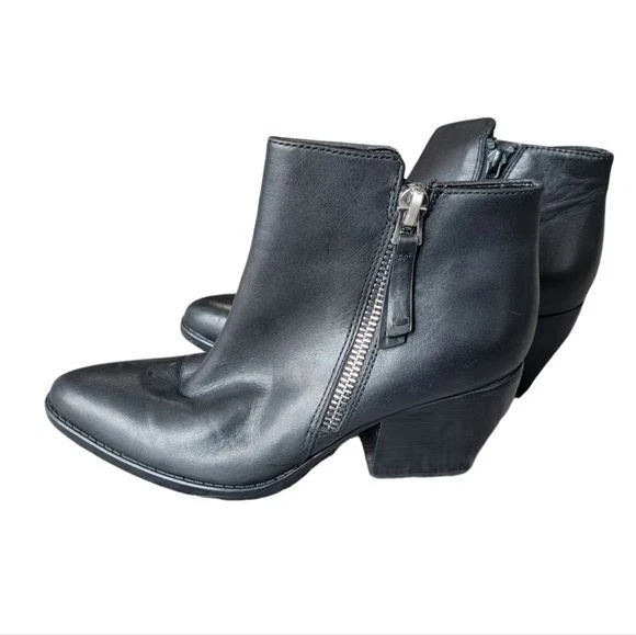 Naturalizer Freya Zipper Accent Black Leather Booties 7.5