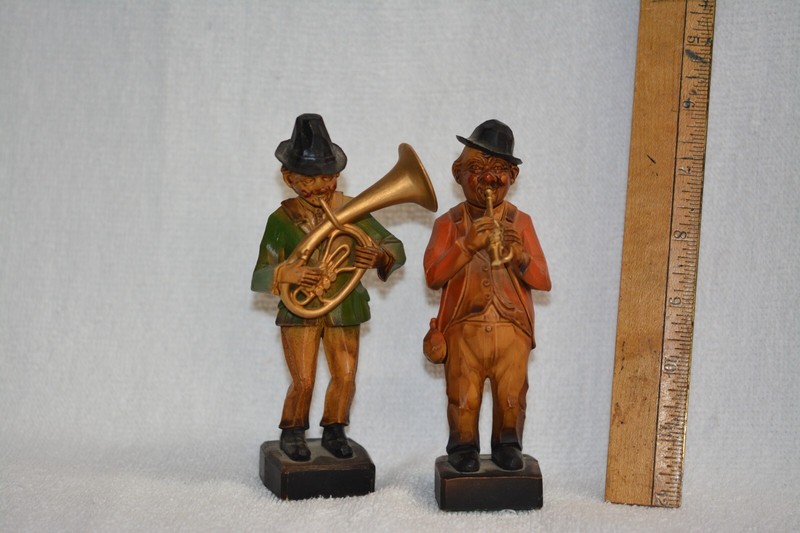 Figurines. Vintage Black Forest Resin 2 Figurines Musicians West Germany 6 Inch