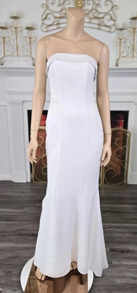 Elegante vestido de novia blanco sin tirantes | Talla 6 | David's Bridal St. Tropez Foto 4 de 4