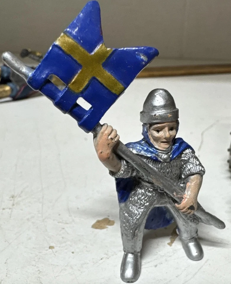 Lote Mixto 2 Safari Ltd Medieval Mini Figura Caballeros con Espada Lanza Vehículo Seige Foto 2 de 4