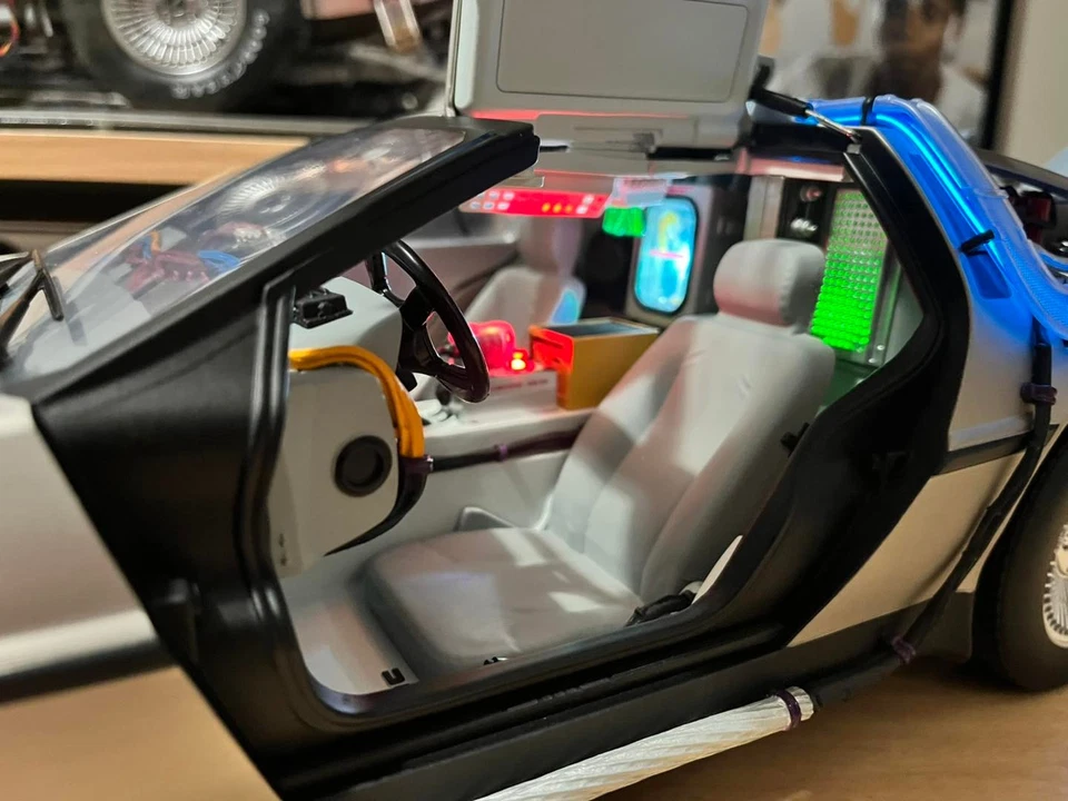 RARE Tomy Back To The Future 1/10 Scale Diecast DeLorean - Factory Sealed! - Image 4 of 4