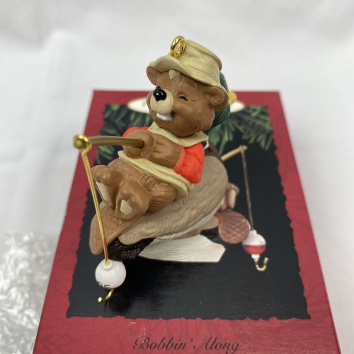 Hallmark Keepsake Christmas Ornament Bobbin' Along 1995 Duck Beaver - Picture 5 of 7