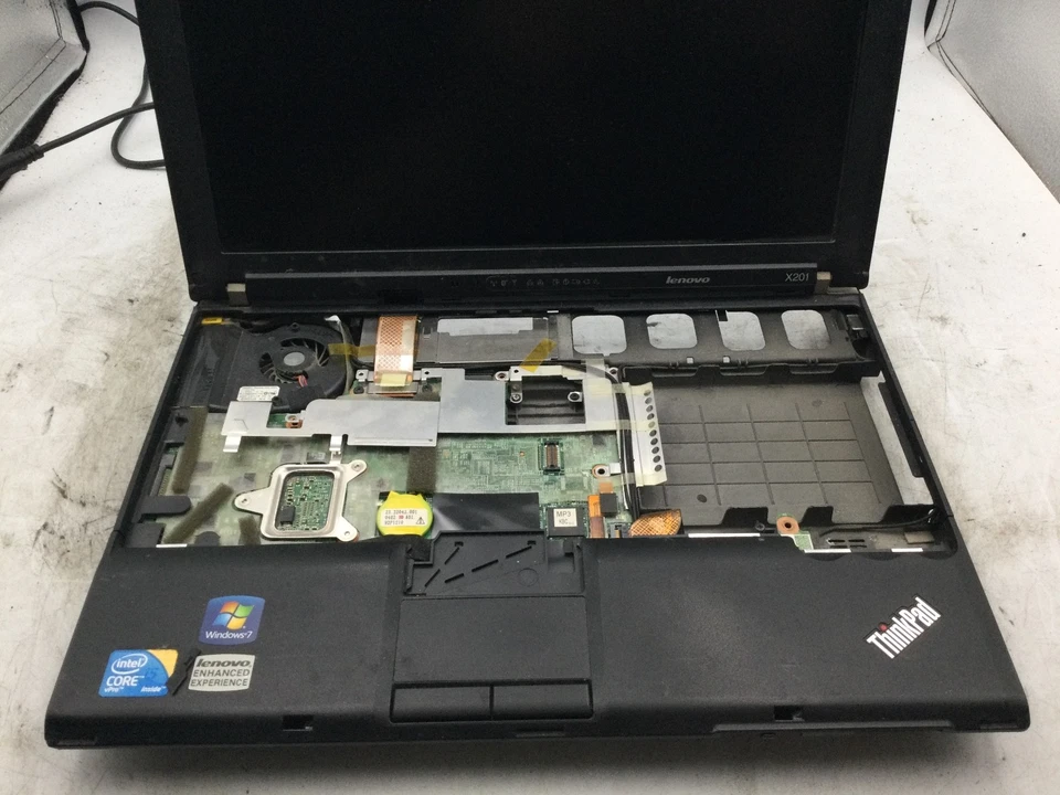 LENOVO THINKPAD X201 - FOR PARTS - INTEL I5 - NO RAM -READ DESCRIP-BB - Image 3 of 4