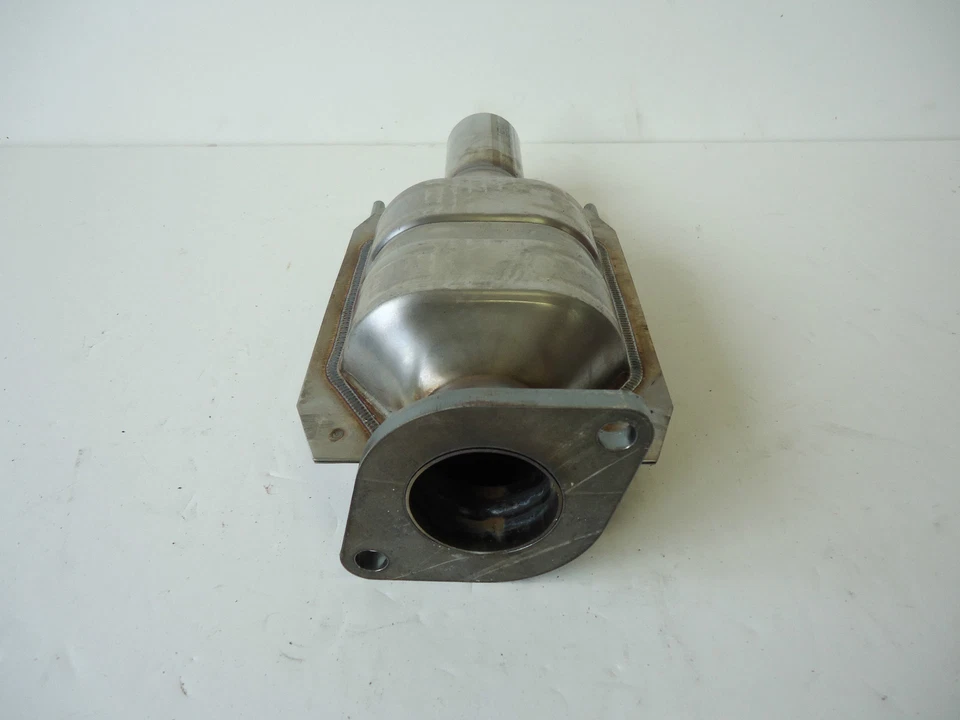 Задний каталитический конвертер 1998 1999 2000 2001 2002 Lincoln Continental 4,6 л V8 - Изображение 2 из 3