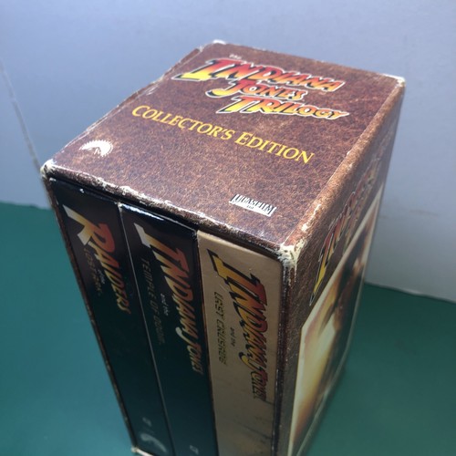 1989 Indiana Jones Movie Trilogy VHS 3-Tape Box Set Collectors Edition Tapes - Picture 8 of 8