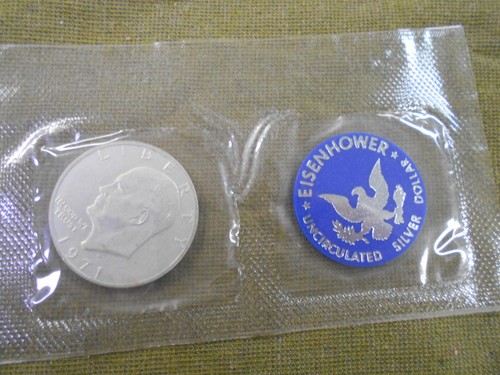 #C45. 1971 EISENHOWER 40% SILVER DOLLAR COIN - Picture 3 of 4