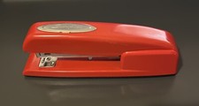 Swingline 747 Business Full Strip Desk Stapler 25-Sheet Capacity Vibrant Red