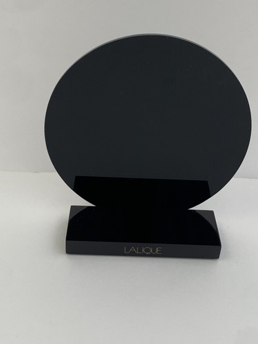 Ancien petit présentoir Lalique en lucite noire avec LOGO 5,25" de haut + large - Photo 4/9