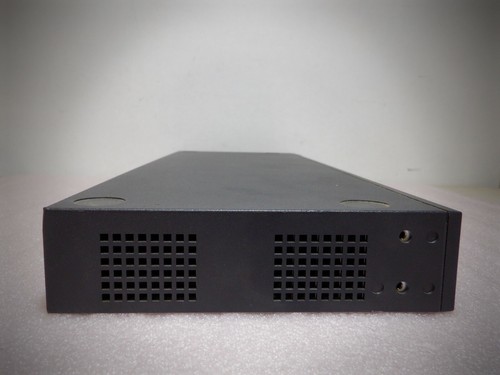 3COM 3C16470B 16-Port External 10/100 Baseline Switch - Picture 2 of 5