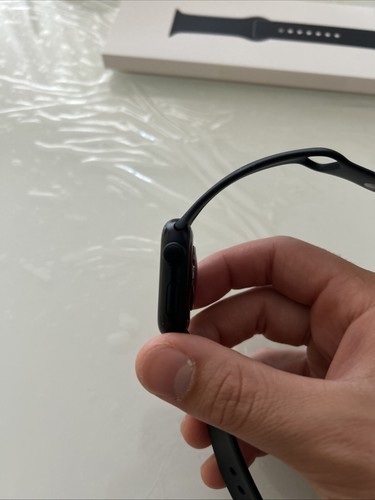 Apple Watch Series 9 41 mm Cassa in Alluminio con Cinturino Sport - Mezzanotte, - Foto 3 di 4