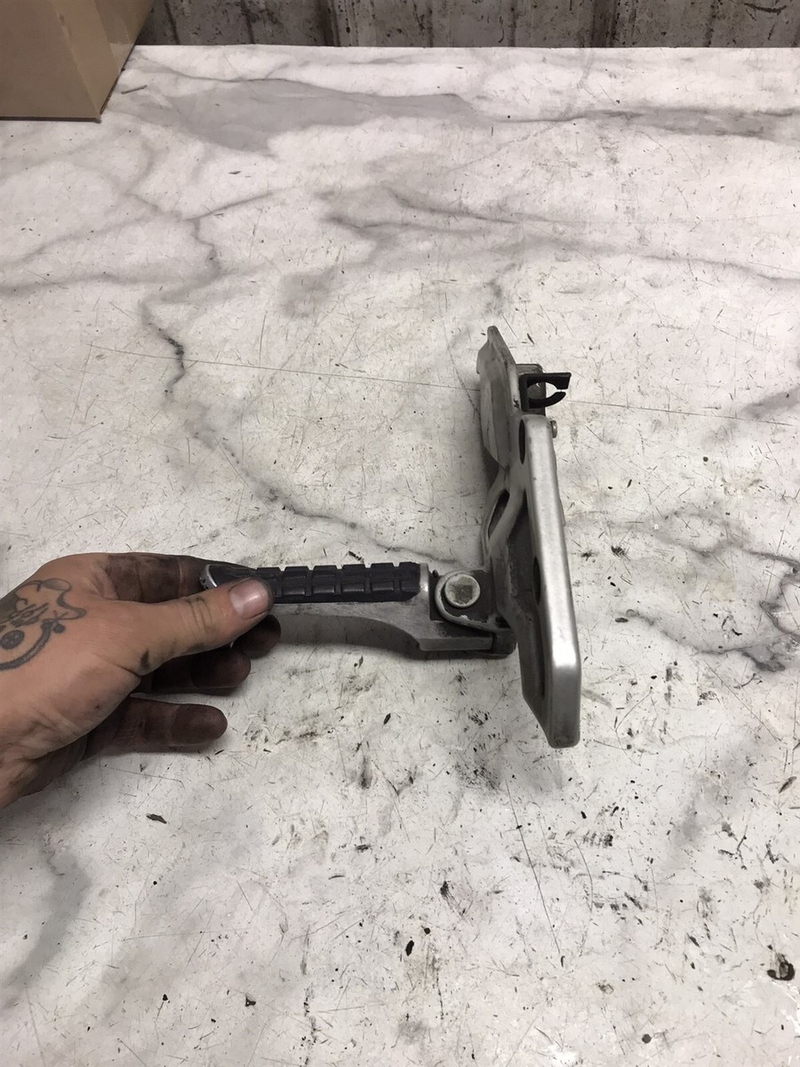 93 Kawasaki ZX 11 1100 ZX11 ZX1100 D Ninja front right foot