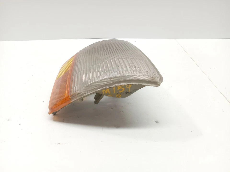 1988-1991 MAZDA 929 ПРАВАЯ СТОРОНА ПОВОРОТНИК СВЕТ КРЫЛО УСТАНОВЛЕН OEM, 116-56314 - Изображение 3 из 4