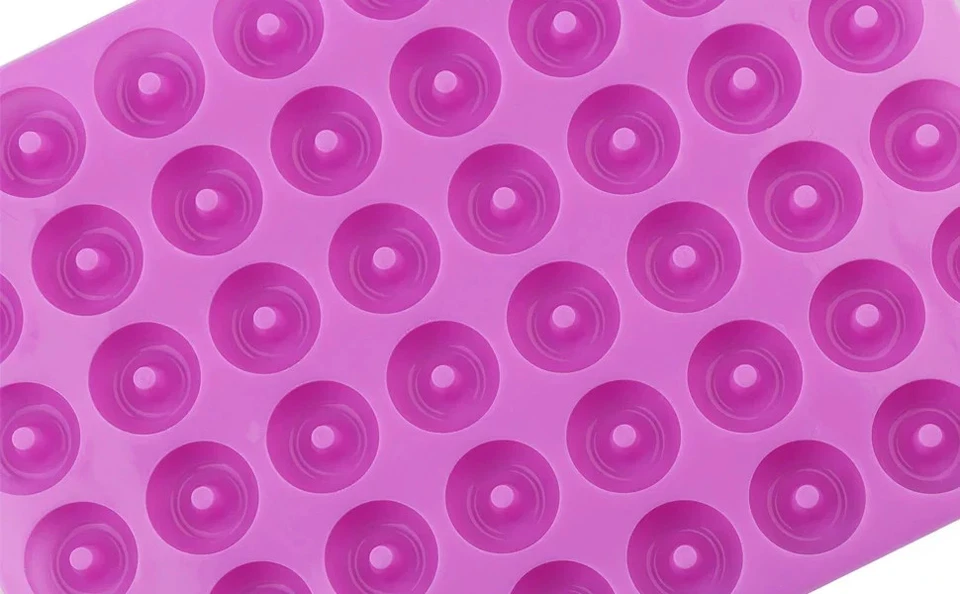 Vielseitige Silikon Backform für Mini Donuts, Gummibärchen und Schokolade - Bild 4 von 4