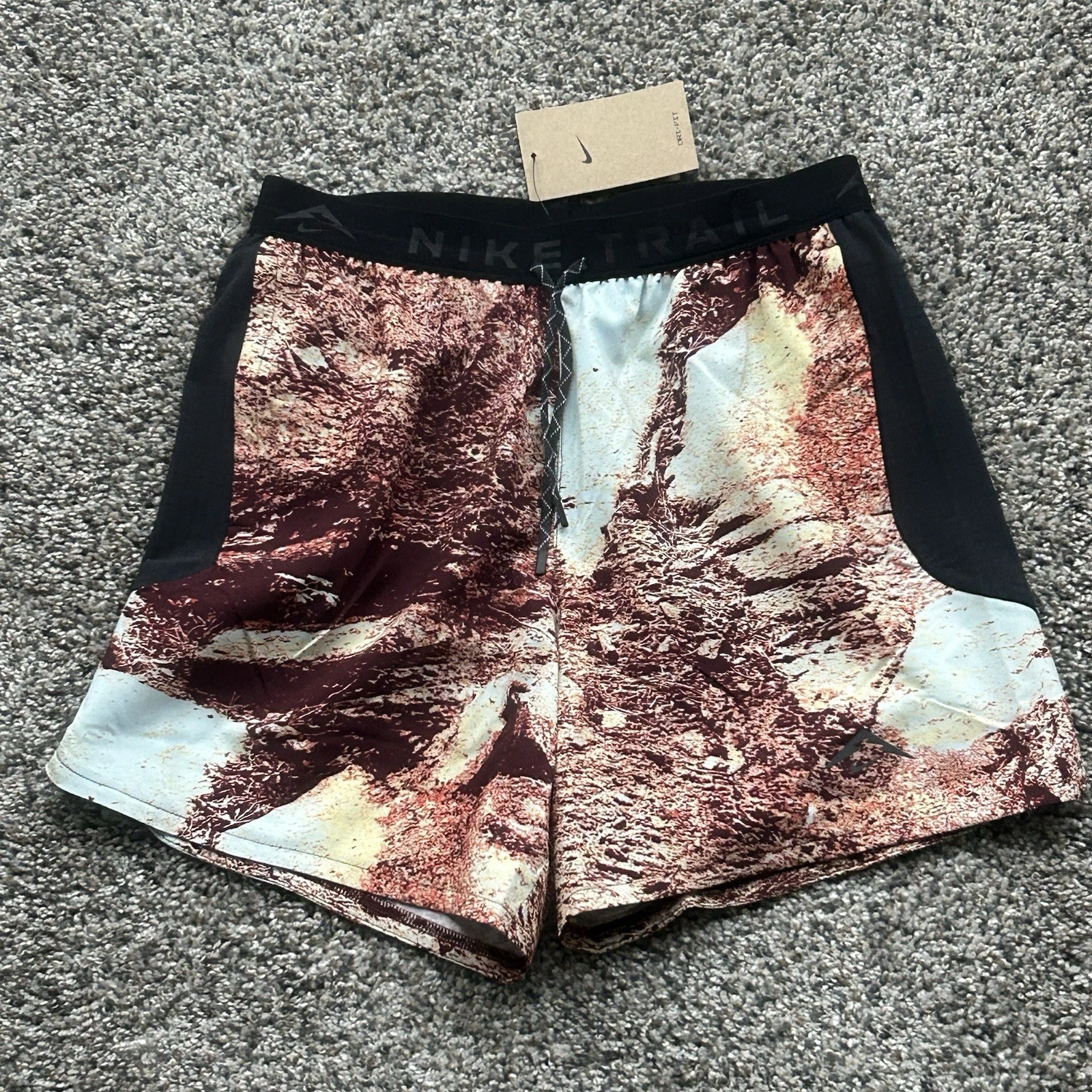 Nike Trail Shorts 6" Brief Lined Running Multicolor Men’s Size Small HV2162-133
Opens in a new windo