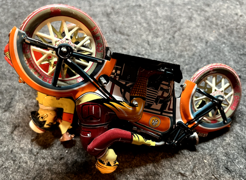VINTAGE JOUETS EN FER-BLANE CLOCKWORK TUT-TUT MOTORCYCLE & SIDE-CAR VGC - Picture 7 of 11