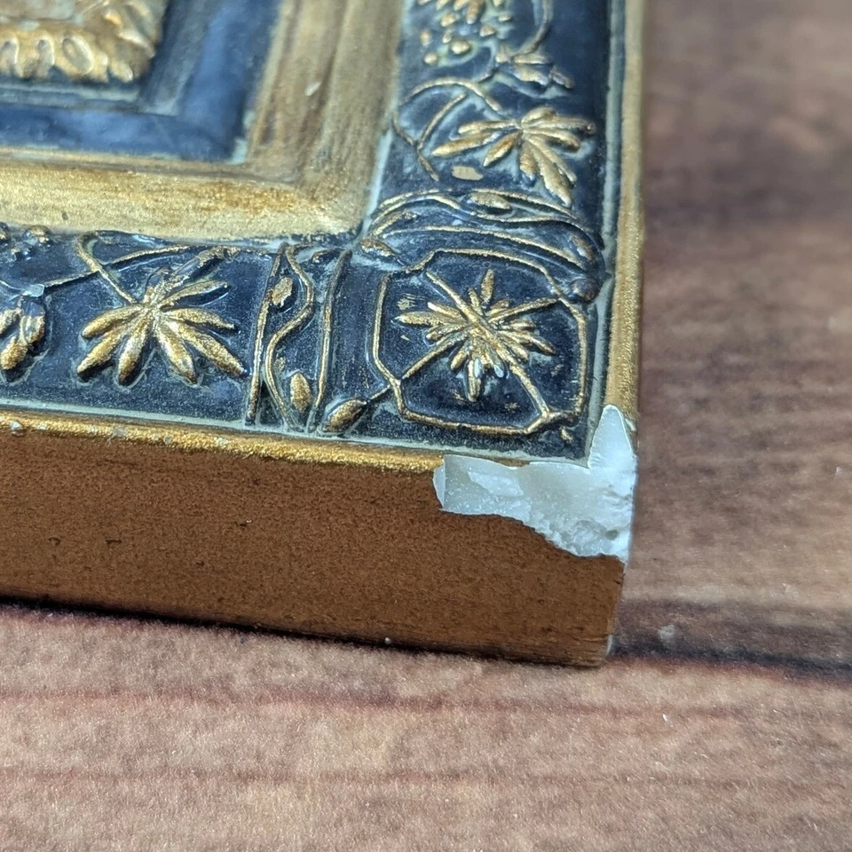 Marco de fotos ornamentado estilo vintage acento dorado decoración diseño floral 10x12 Foto 2 de 4