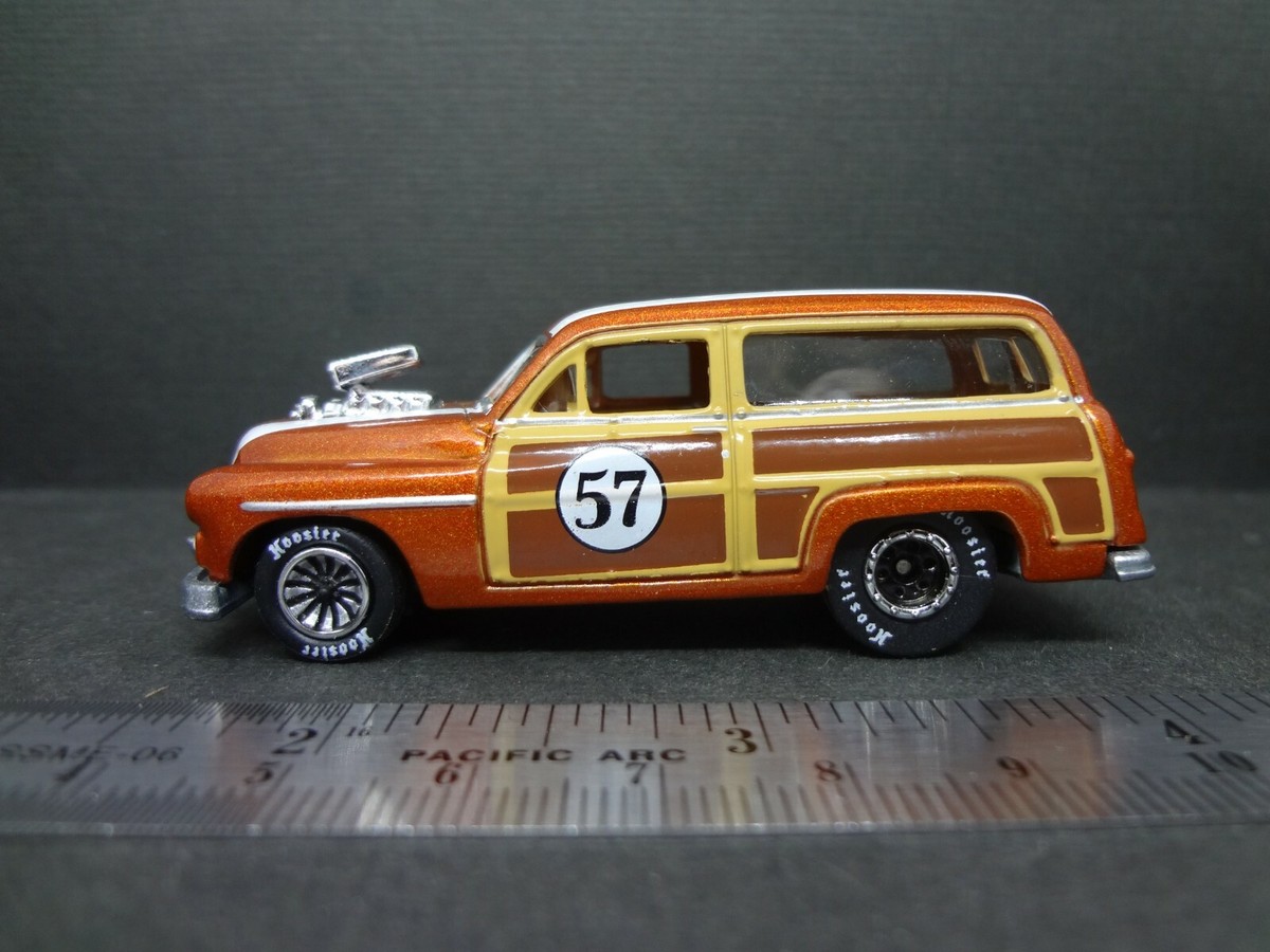 1950 MERC マーキュリー　ワゴン　ウッディー　ホットホイール Hot Wheels 1950 Custom Merc Woodie Wagon: 1/18 Scale: With