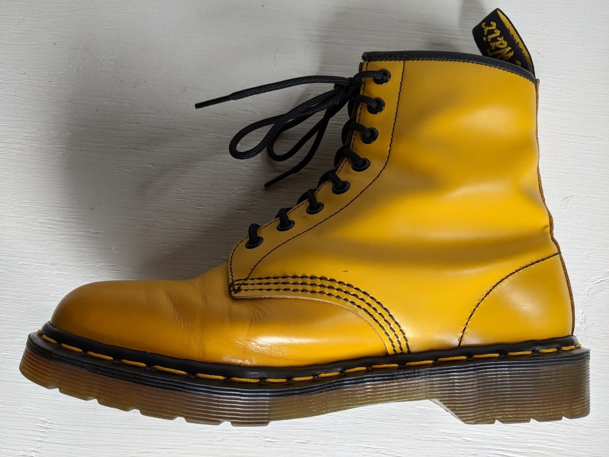 1 DR. MARTENS YELLOW LEATHER BOOTS SIZE 8UK MADE IN ENGLAND 1 DR. MARTENS YELLOW LEATHER BOOTS SIZE 8UK MADE IN ENGLAND