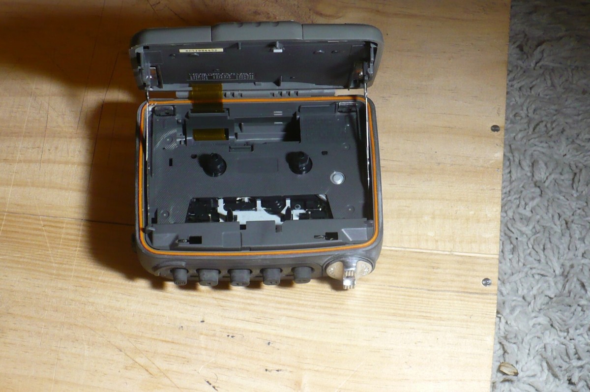 Panasonic Shockwave Portable Cassette Walkman RQ-SW10