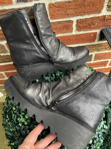 FLY London Black/Grey metallic  Leather Ankle Bootie Platform Wedge EU 38 (7.5) 