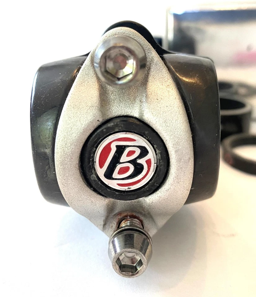 new Bontrager Triple XXX LITE STEM 110mm 7° black 28.6 steerer 31.8 handlebar - Image 4 of 4